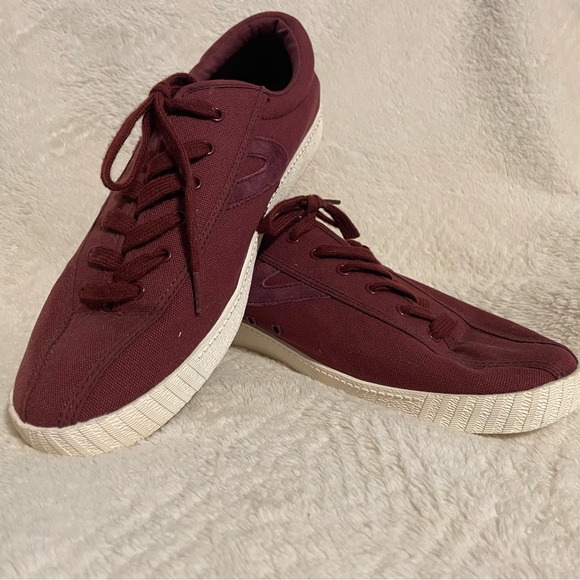 Women’s Tretorn Nylite Plus sneaker. Sangria red canvas. Size 12M. - Picture 8 of 8